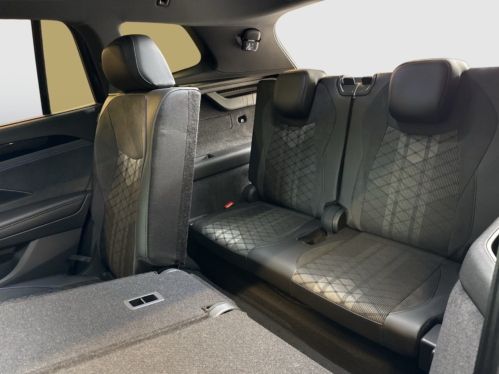 Volkswagen Tayron 2.0 R-LINE 4X4 7SITZE STANDHZ. 360°CAM