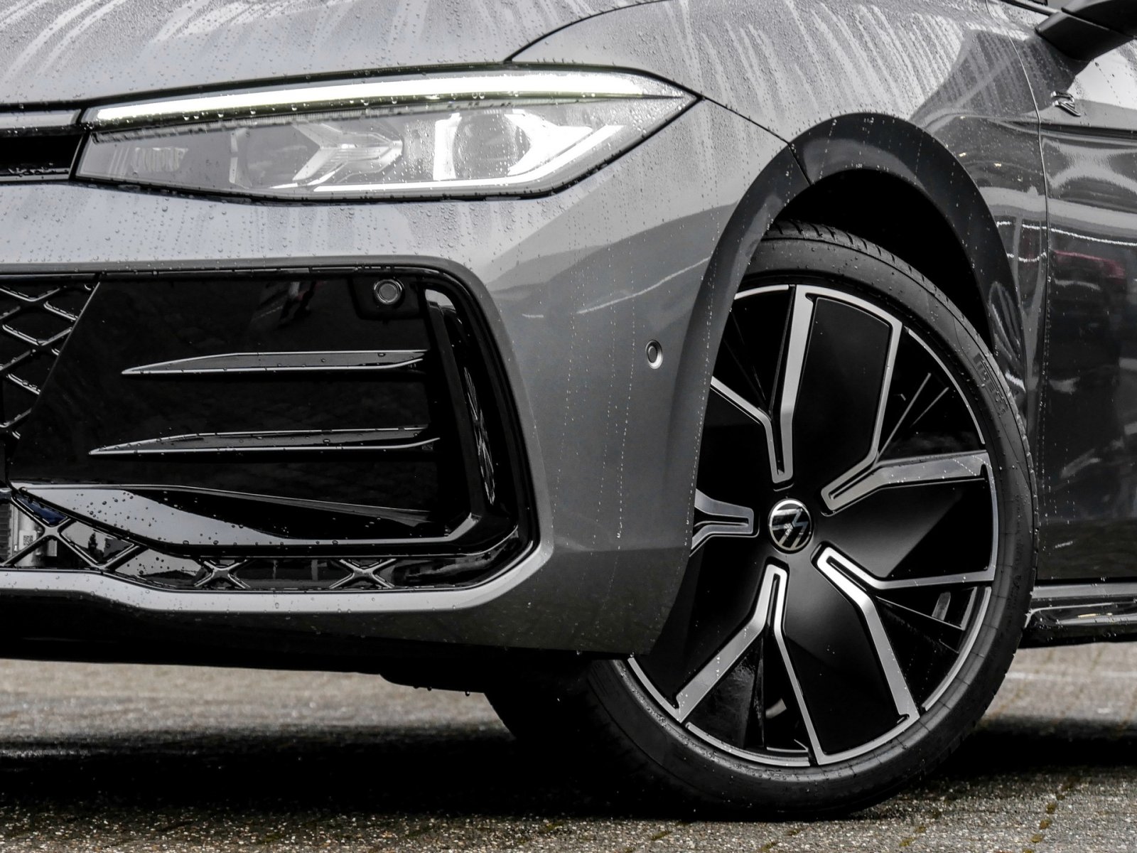 Volkswagen Passat Variant 2.0 R-LINE 4X4 NEUESMODELL AHK 19Z