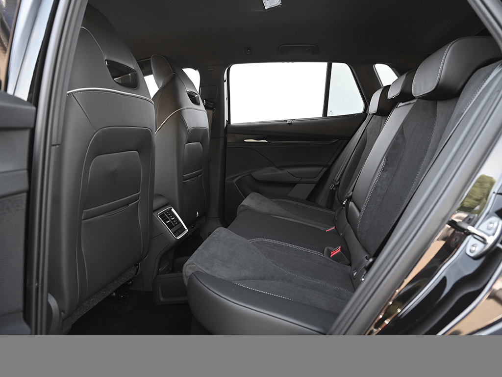 Skoda Elroq 85 SPORTLINE AHK 360CAM LM20 E-KLAPPE NAVI