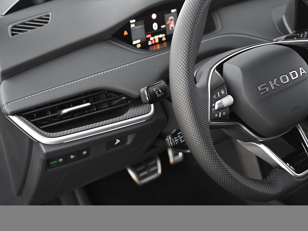 Skoda Elroq 85 SPORTLINE AHK 360CAM LM20 E-KLAPPE NAVI