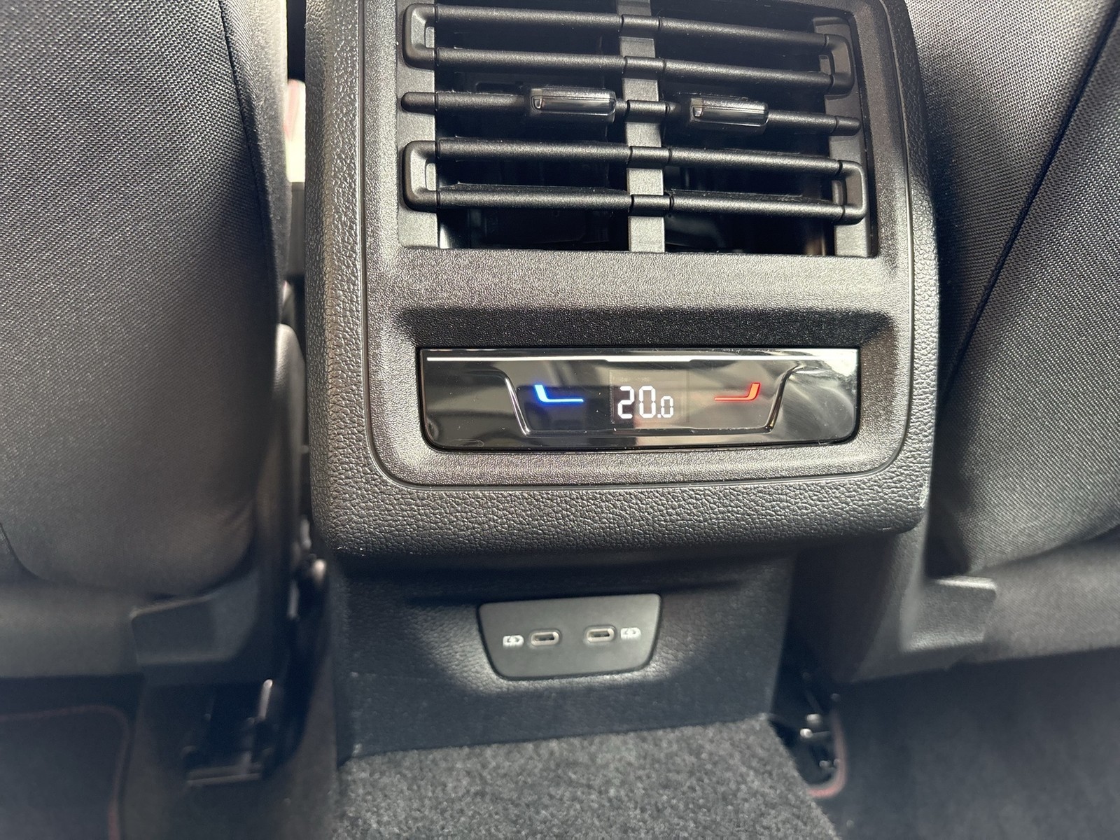 Volkswagen Golf 2.0 GTI ALU CARPLAY LED+ EINPARKHILFE