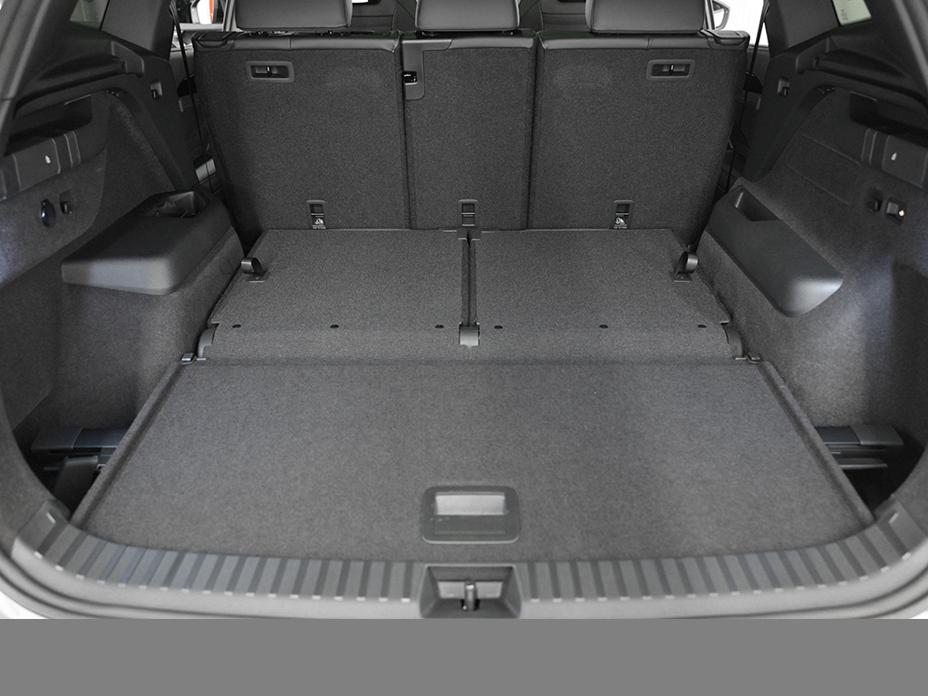 Volkswagen Tayron 2.0 TDI 4MOTION R-LINE DSG BLACKSTYLE AHK PANO LM20