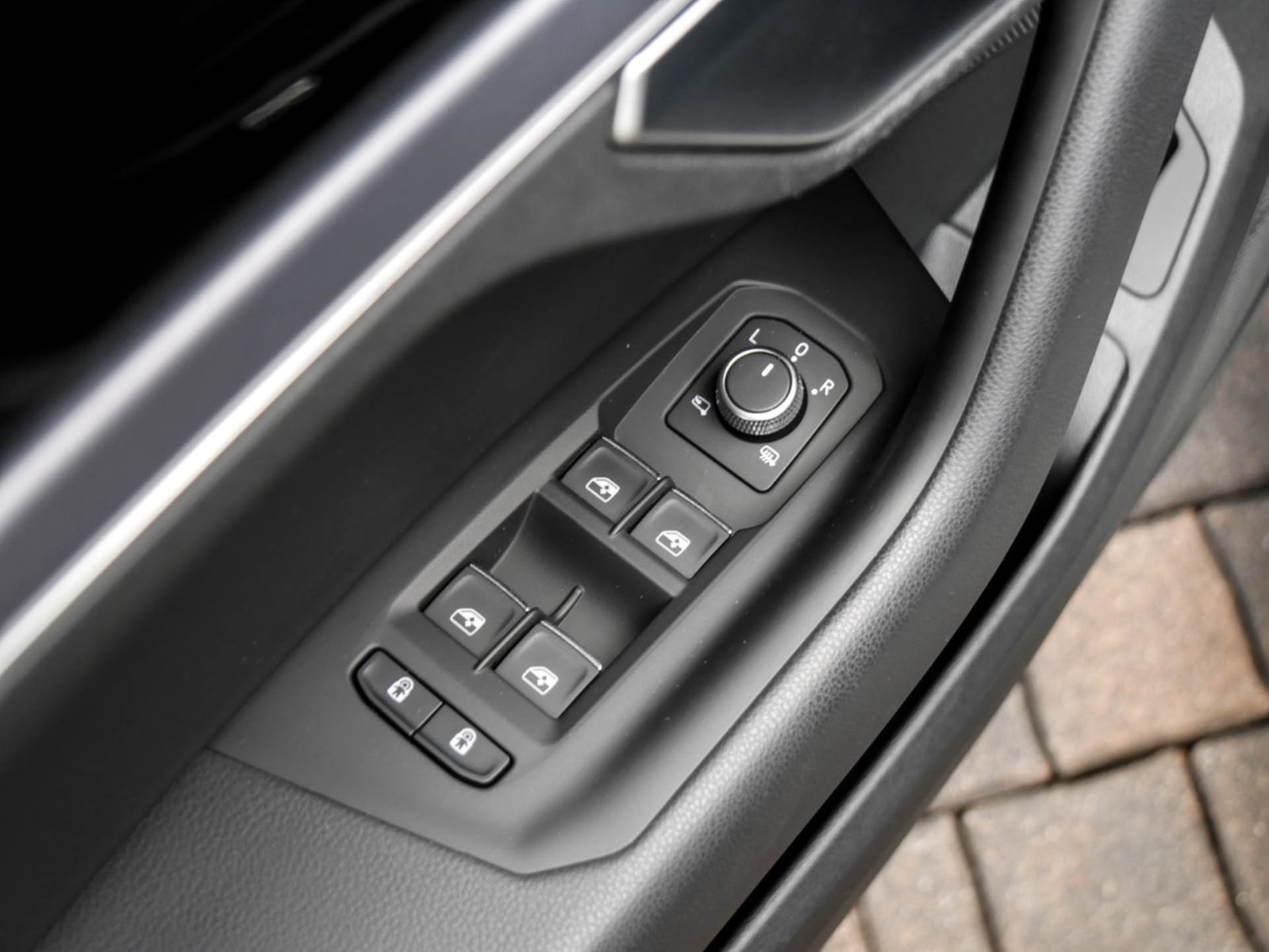 Volkswagen Touareg V6 R-LINE NEUES MODELL AHK CAM ACC LM19
