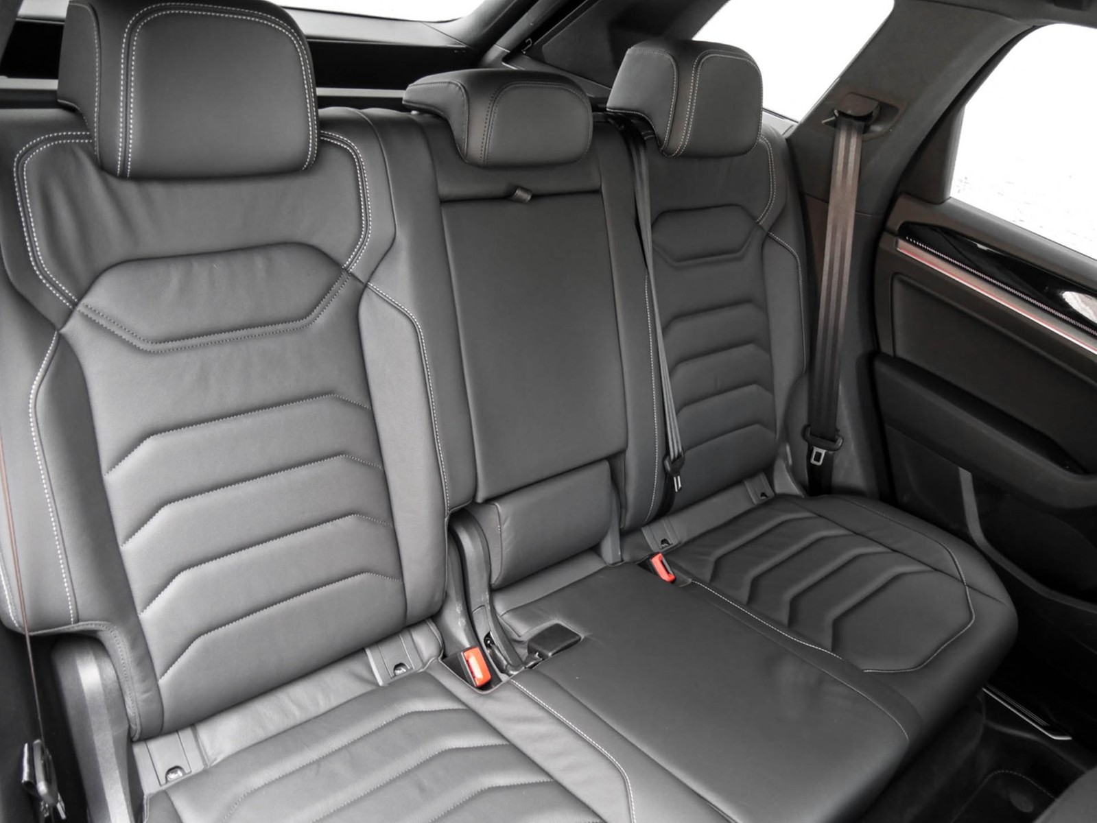 Volkswagen Touareg V6 R-LINE NEUES MODELL AHK CAM ACC LM19