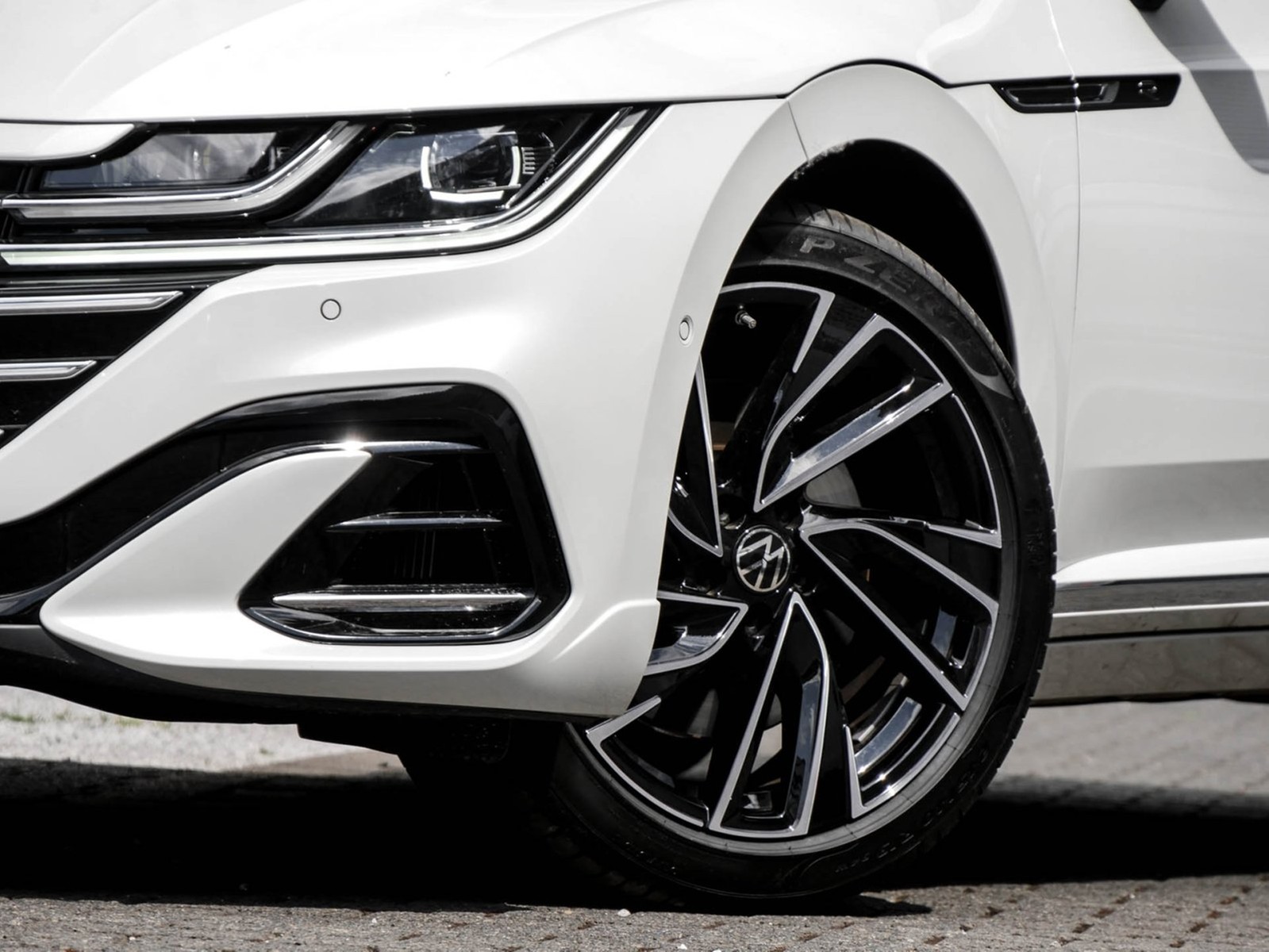 Volkswagen Arteon Shooting Brake 2.0 R-LINE 4X4 AHK ACC 19Z