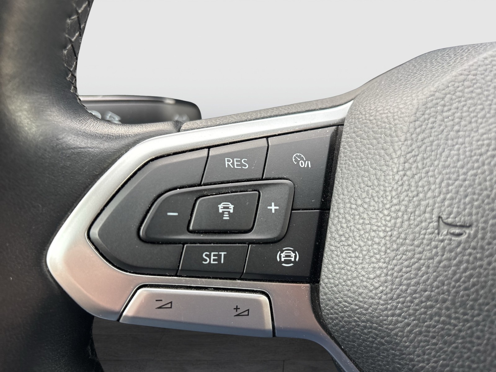 Volkswagen Golf 1.5 Life SITZHEIZUNG KAMERA AHK CARPLAY