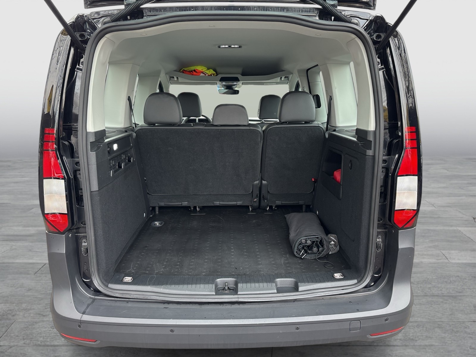 Volkswagen Caddy 1.5 Kombi NAVI ALU SITZHEIZ. EINPARKHILFE