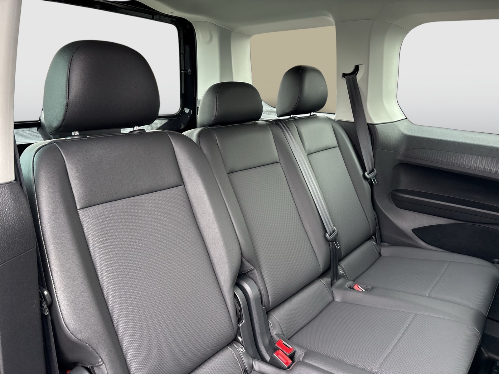 Volkswagen Caddy 1.5 Kombi NAVI ALU SITZHEIZ. EINPARKHILFE