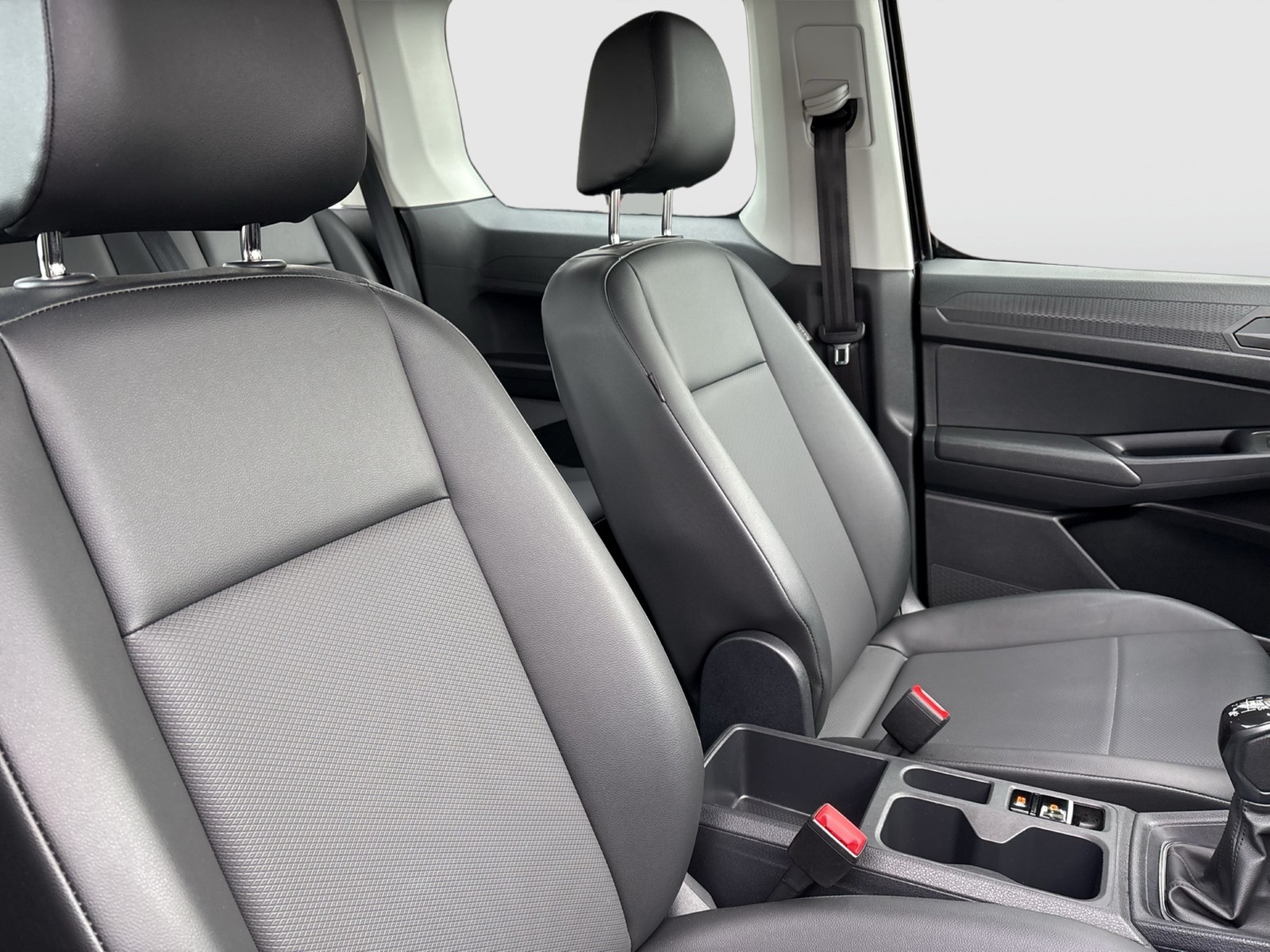 Volkswagen Caddy 1.5 Kombi NAVI ALU SITZHEIZ. EINPARKHILFE