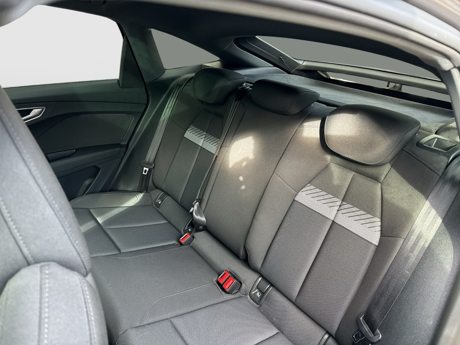 Audi Q4 e-tron Sportback 40 S LINE PANO KAMERA ALU20