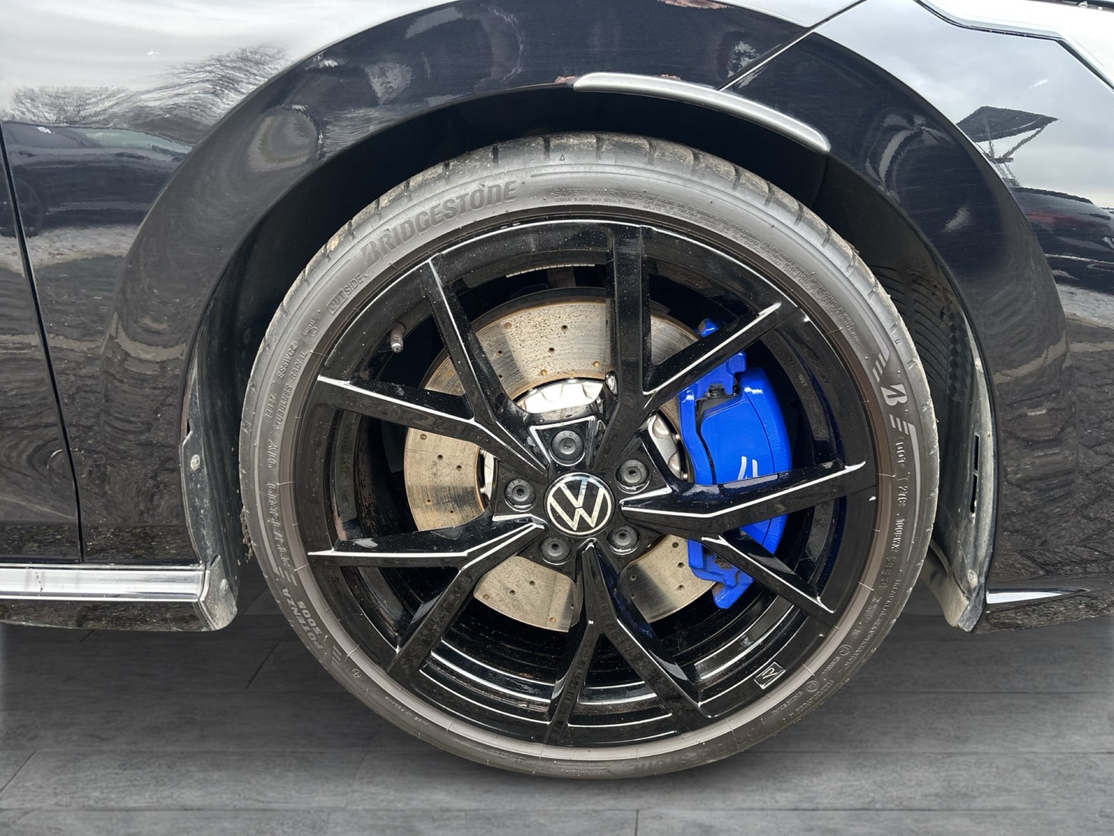 Volkswagen Golf VIII 2.0 R PANO 4X4 ACC ALU19" LED+