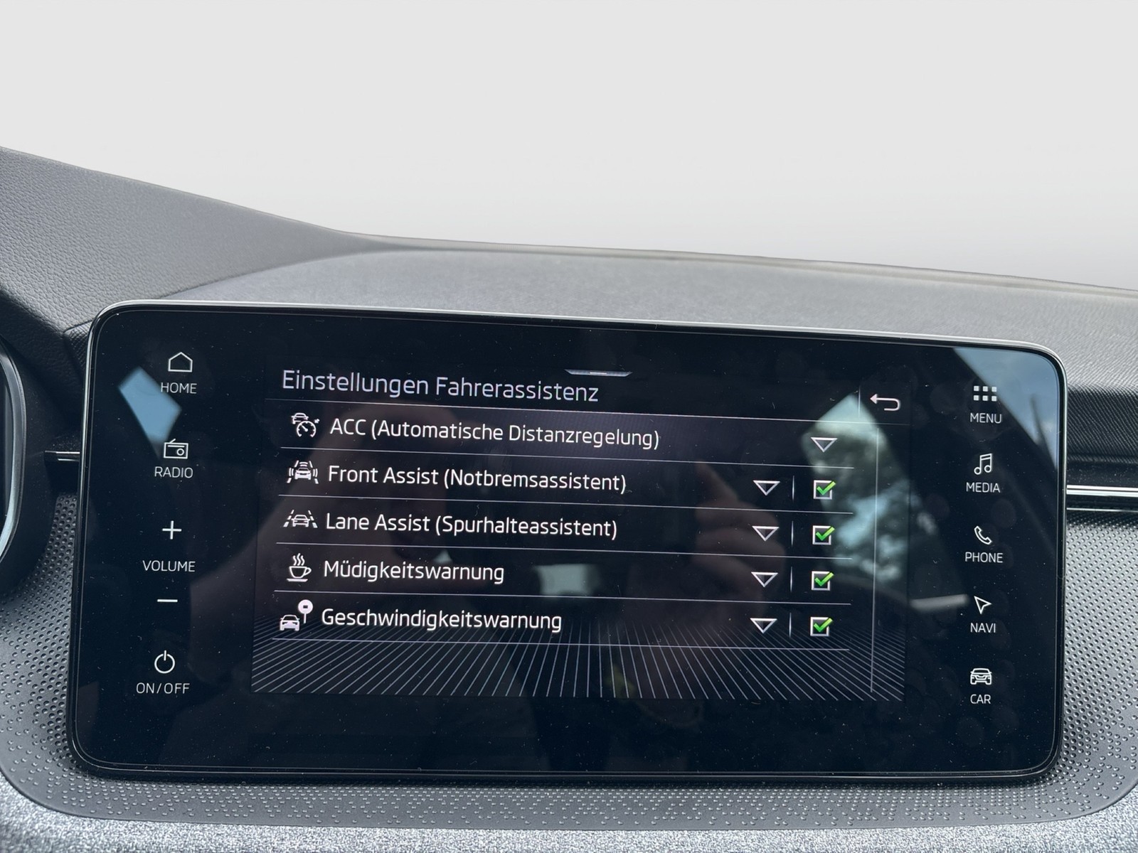 Skoda Kamiq 1.5 SELECTION CAM ACC NAVI CARPLAY SITZHZ.