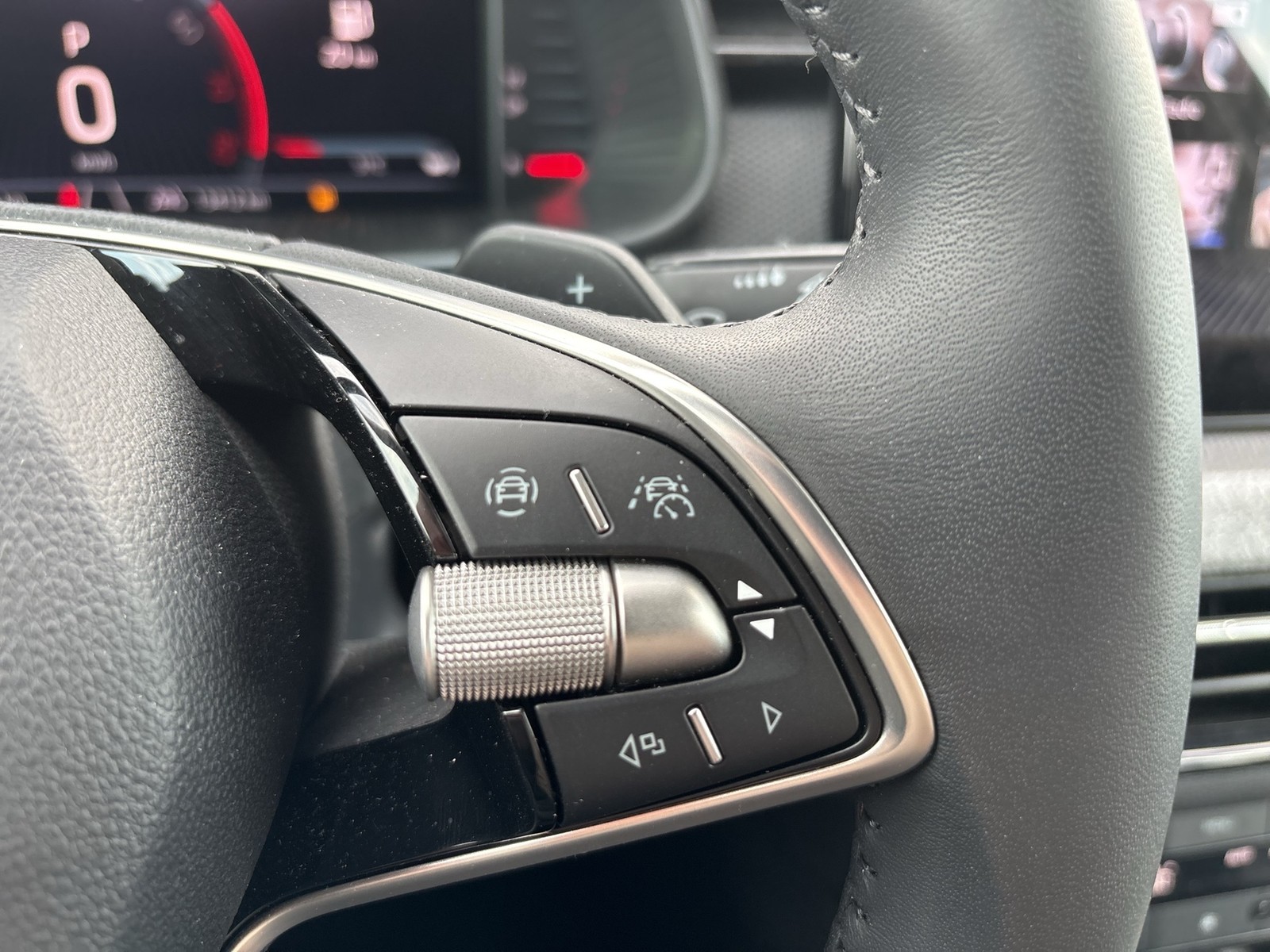 Skoda Kamiq 1.5 SELECTION CAM ACC NAVI CARPLAY SITZHZ.