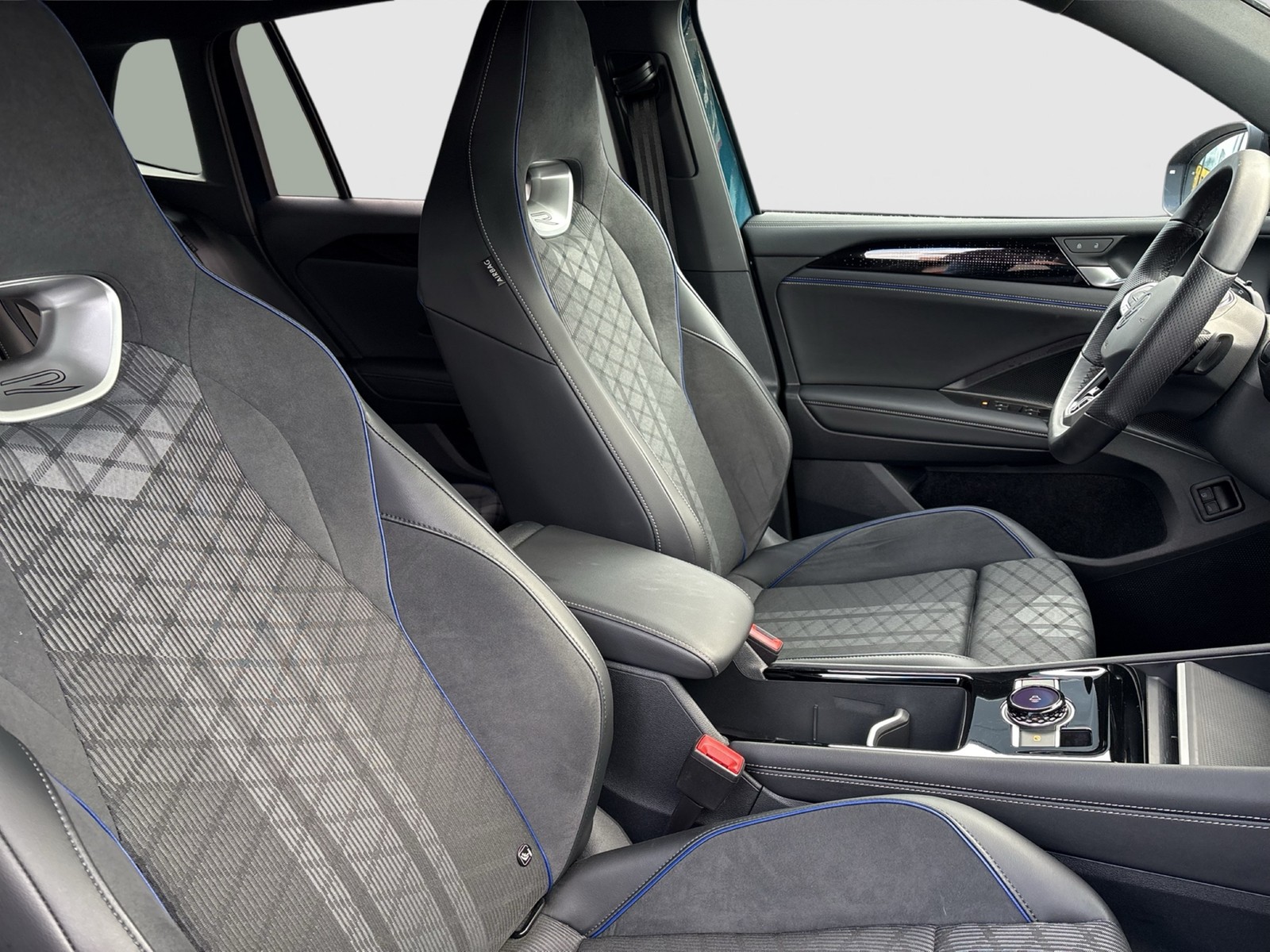 Volkswagen Tiguan 1.5 HYBRID R-LINE AHK 360CAM ACC LM19