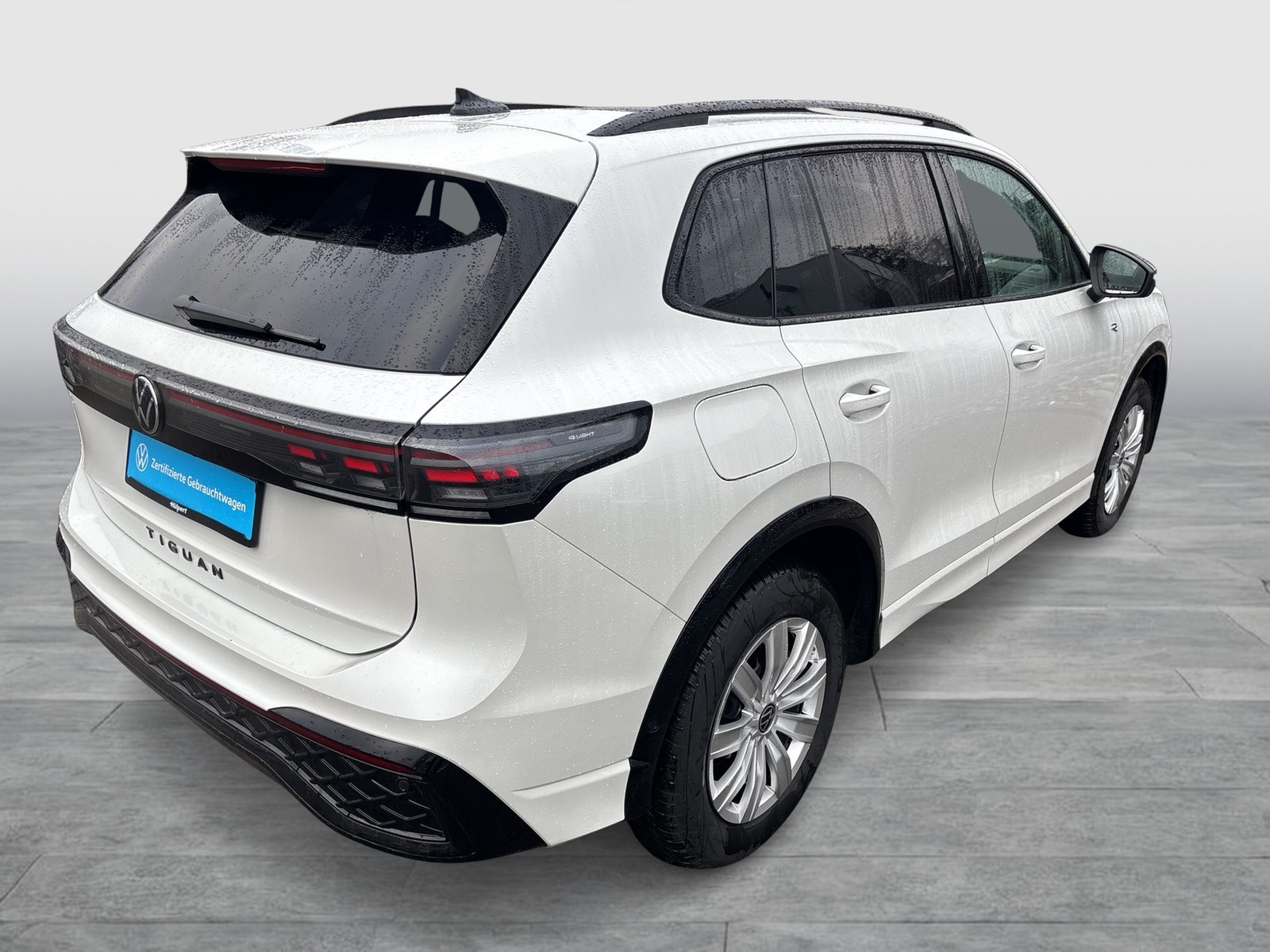 Volkswagen Tiguan 1.5 HYBRID R-LINE PANO AHK 360CAM LM19