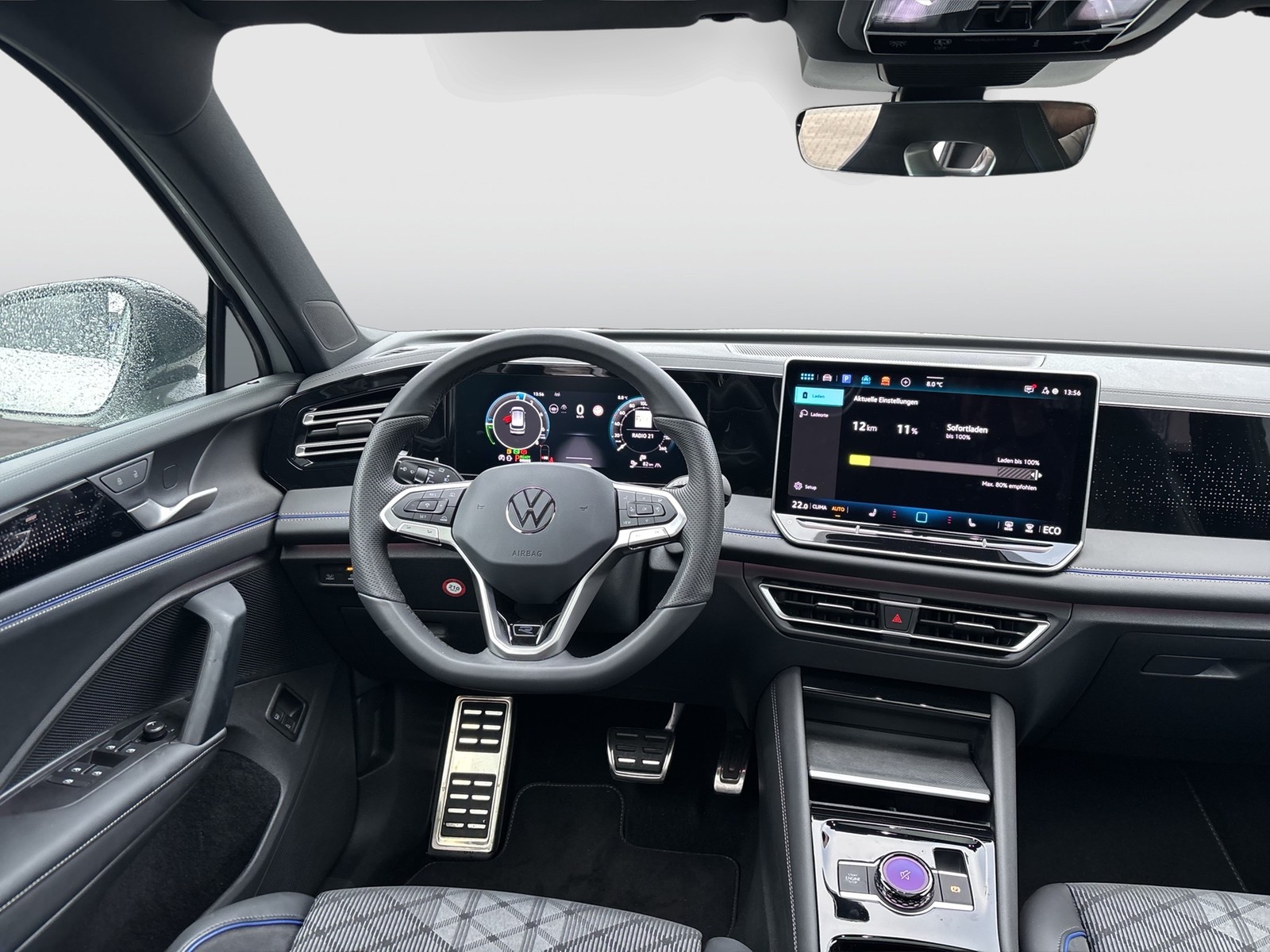 Volkswagen Tiguan 1.5 HYBRID R-LINE PANO AHK 360CAM LM19