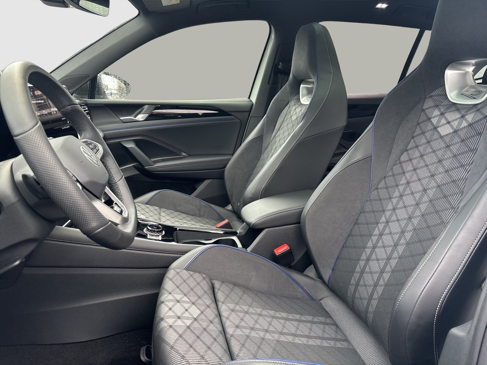 Volkswagen Tiguan 1.5 HYBRID R-LINE PANO AHK 360CAM LM19