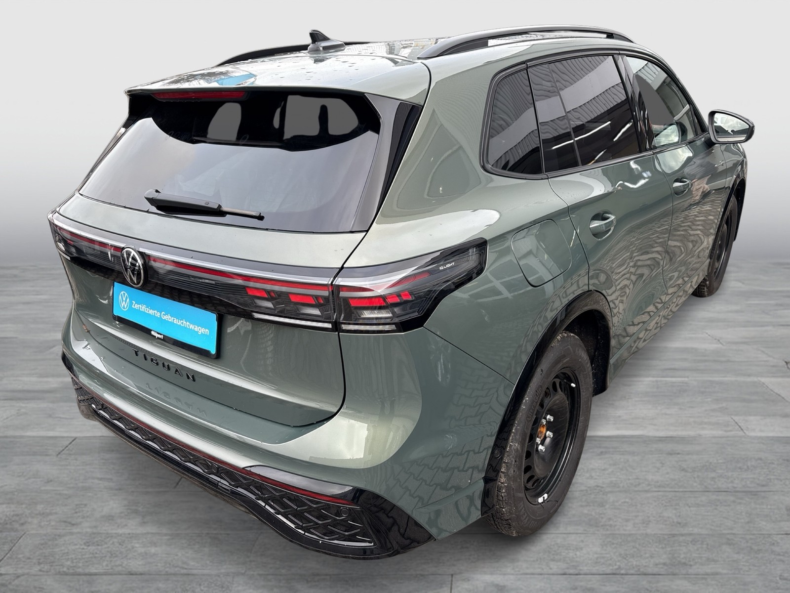 Volkswagen Tiguan 1.5 HYBRID R-LINE PANO AHK 360CAM LM19