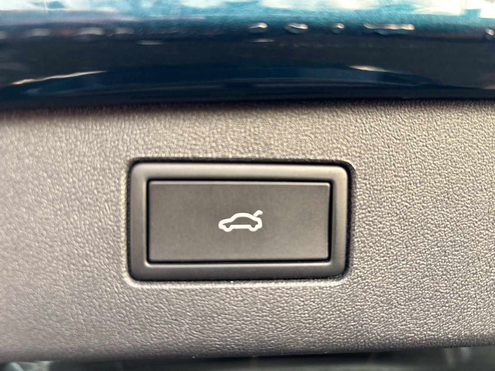 Volkswagen Tiguan 2.0 ELEGANCE 4X4 NEUES MODELL AHK 360°CAM