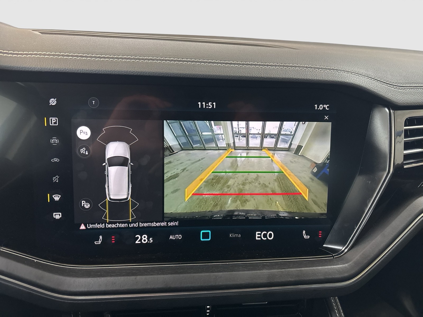 Volkswagen Touareg V6 NEUES MODELL AHK CAM ACC LUFTFEDERUNG