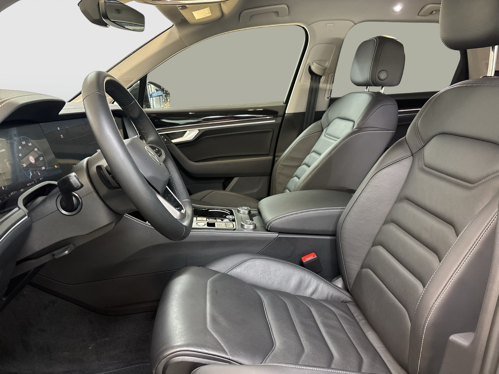 Volkswagen Touareg V6 NEUES MODELL AHK CAM ACC LUFTFEDERUNG