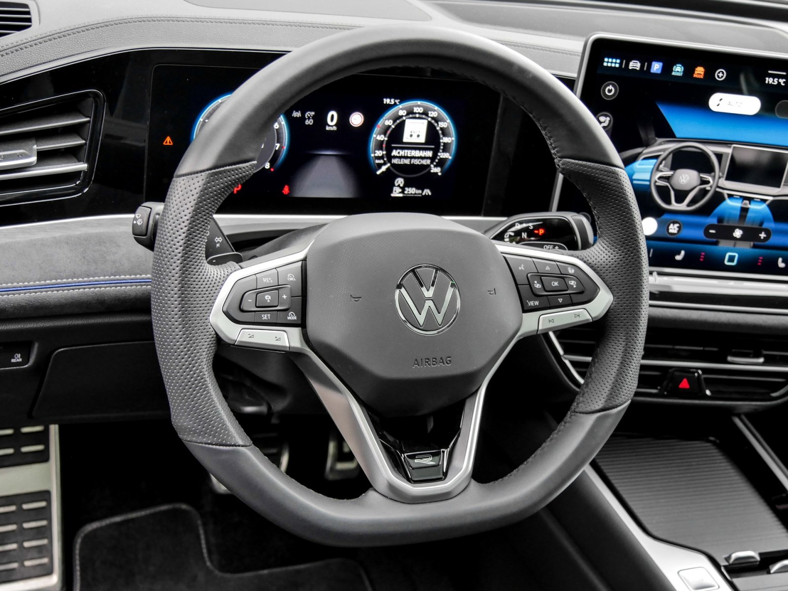 Volkswagen Passat Variant 2.0 R-LINE 4X4 NEUES MODELL PANO