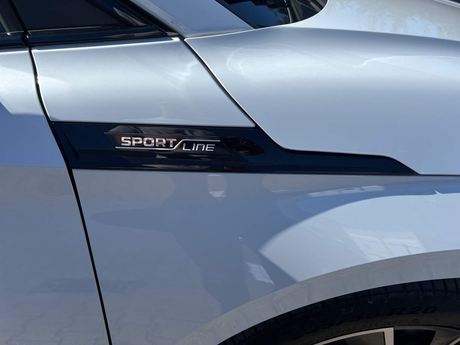 Skoda Enyaq 80x SPORTLINE 4X4 PANO AHK 360CAM ACC LM20