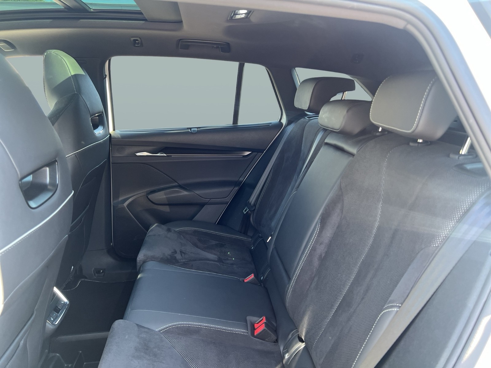 Skoda Enyaq 80x SPORTLINE 4X4 PANO AHK 360CAM ACC LM20