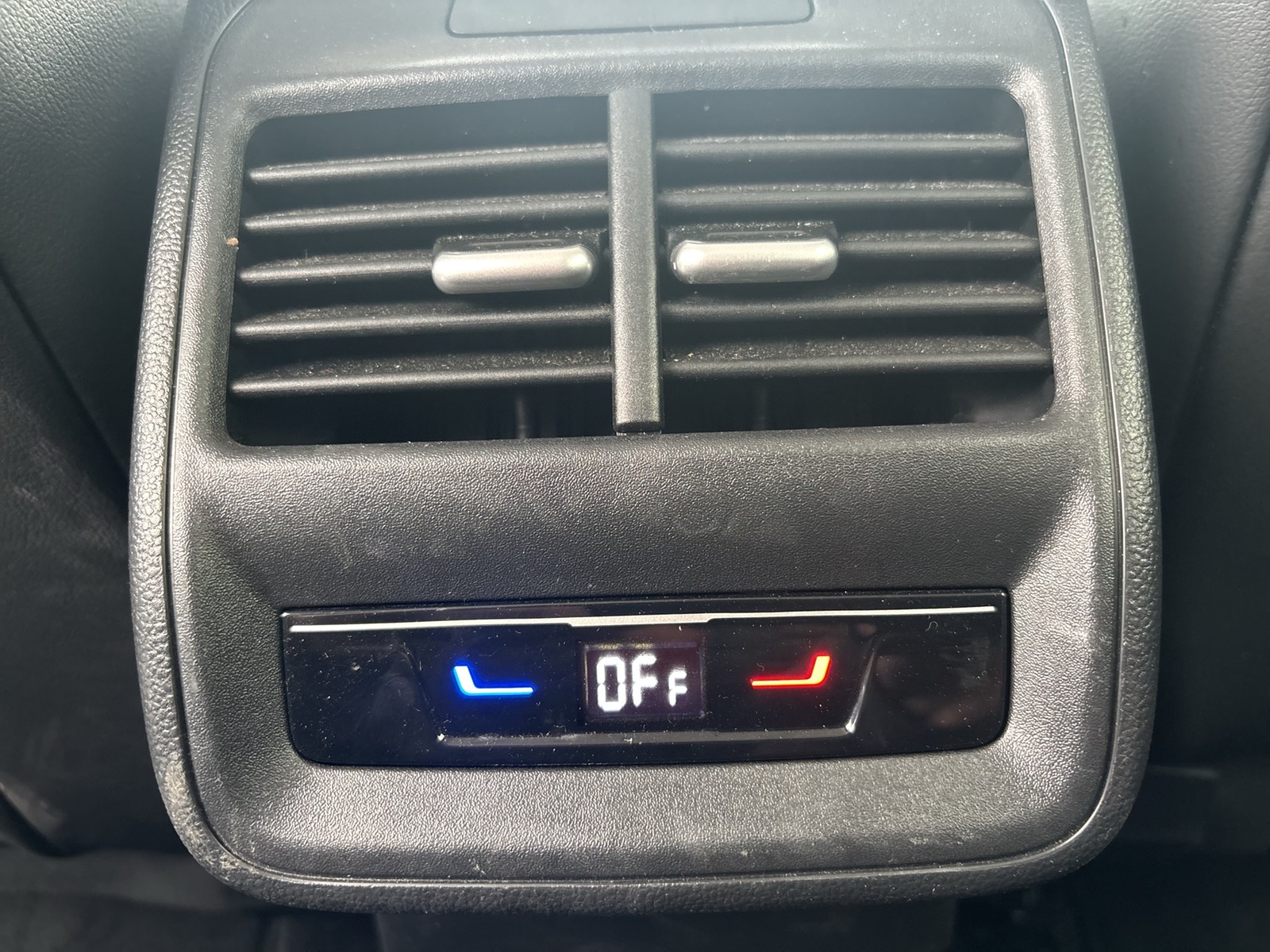 Volkswagen Passat Variant 1.5 eTSI BUSINESS NEUESMODELL AHK