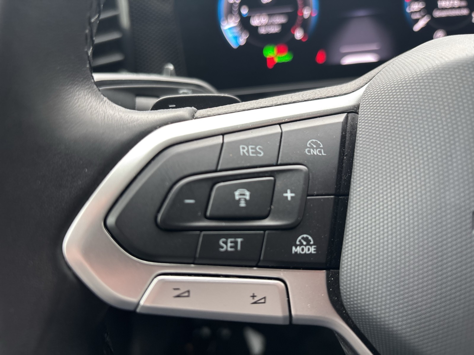 Volkswagen Passat Variant 1.5 eTSI BUSINESS NEUESMODELL AHK