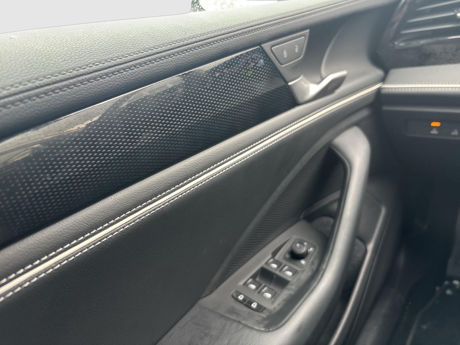 Volkswagen Passat Variant 1.5 eTSI BUSINESS NEUESMODELL AHK