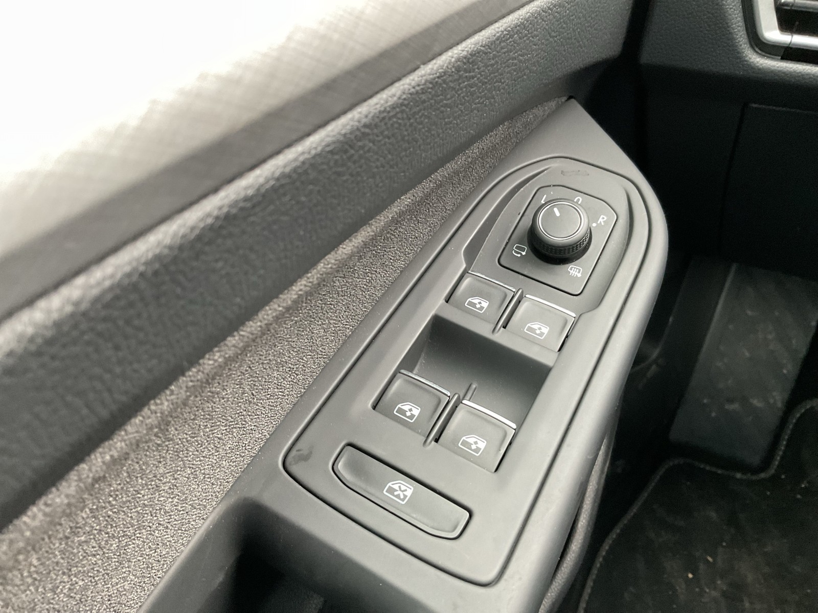 Volkswagen Golf VIII 1.5 LIFE FACELIFT ACC CARPLAY SITZHEIZ