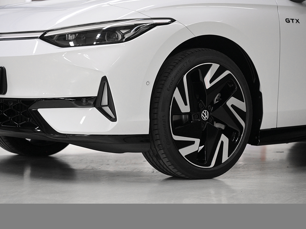 Volkswagen ID.7 Tourer GTX AHK WÄRMEPUMPE PANO eSITZE LM21