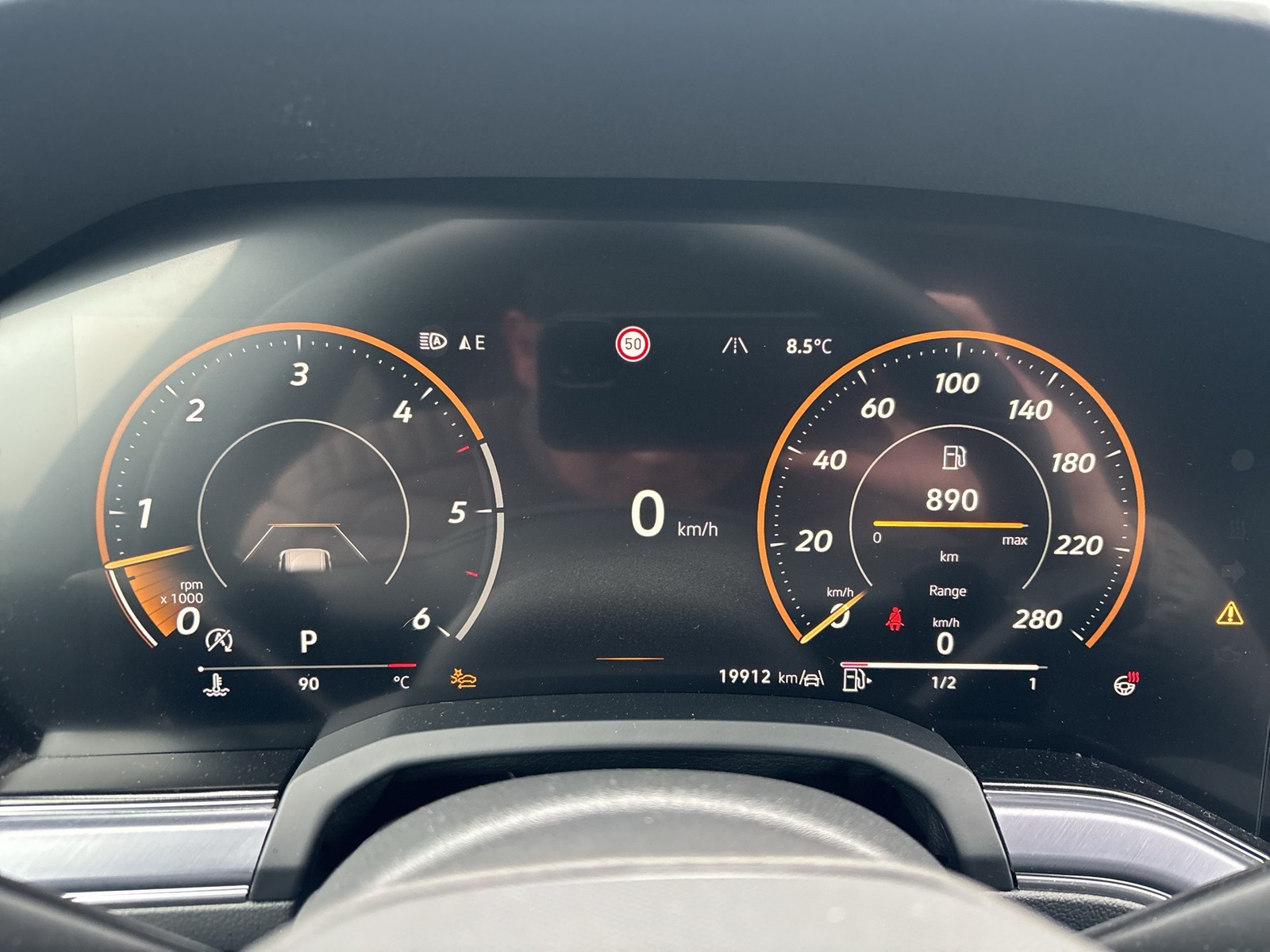 Volkswagen Touareg V6 R-LINE NEUES MODELL AHK CAM HEAD-UP