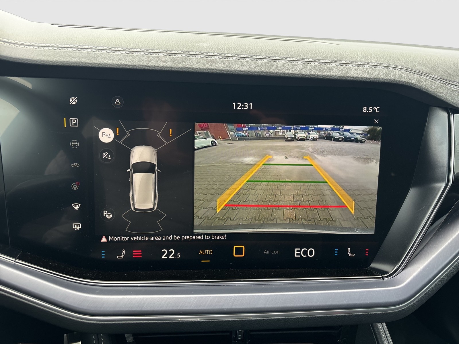 Volkswagen Touareg V6 R-LINE NEUES MODELL AHK CAM HEAD-UP