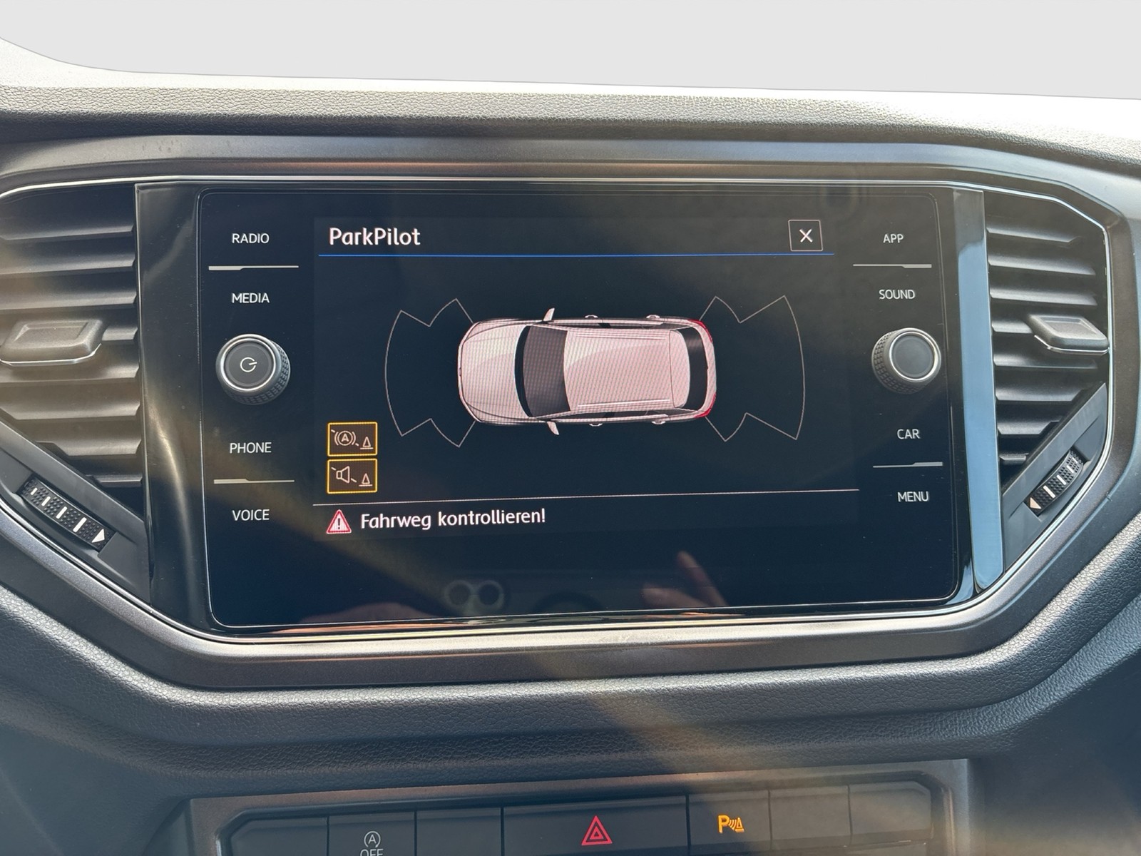 Volkswagen T-Roc 1.0 STYLE CARPLAY ALU SITZHEIZ. EINPARKH.