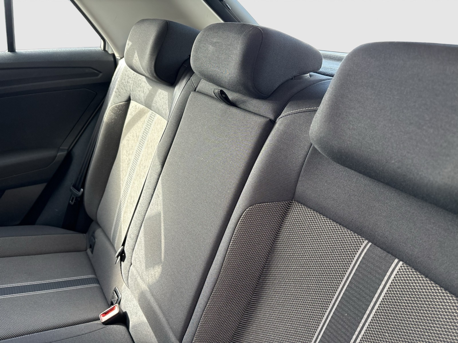 Volkswagen T-Roc 1.0 STYLE CARPLAY ALU SITZHEIZ. EINPARKH.