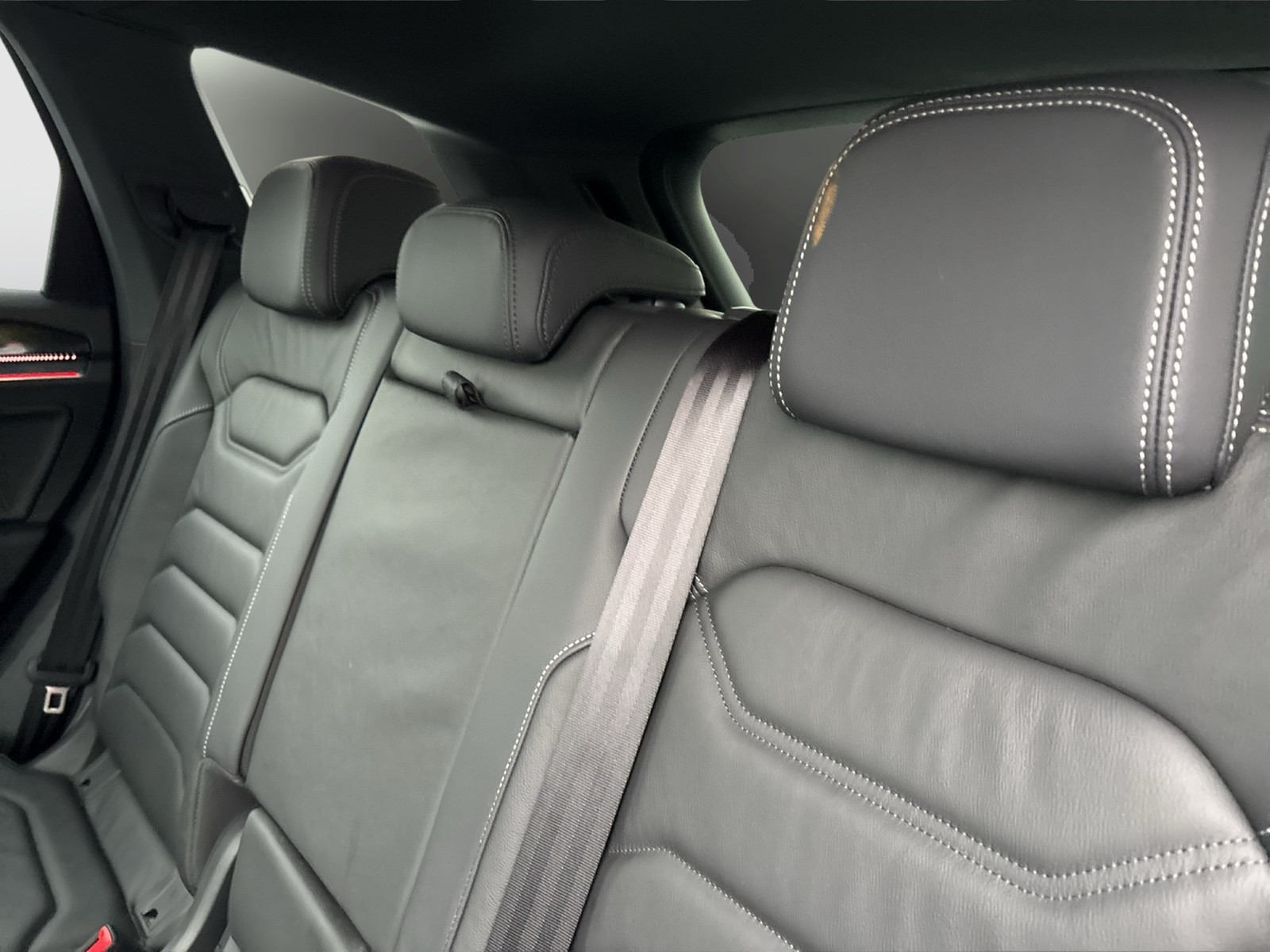 Volkswagen Touareg V6 R-LINE NEUES MODELL AHK CAM HEAD-UP