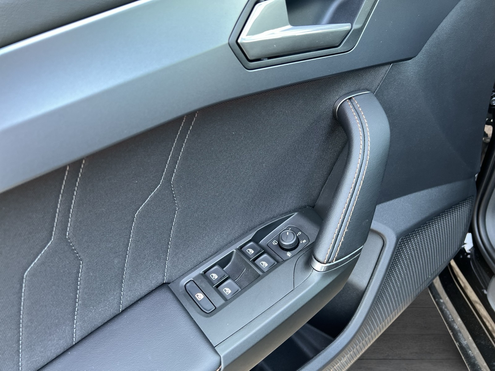 Cupra Leon 1.5 CAM ACC LM18 MATRIXLED E-KLAPPE NAVI