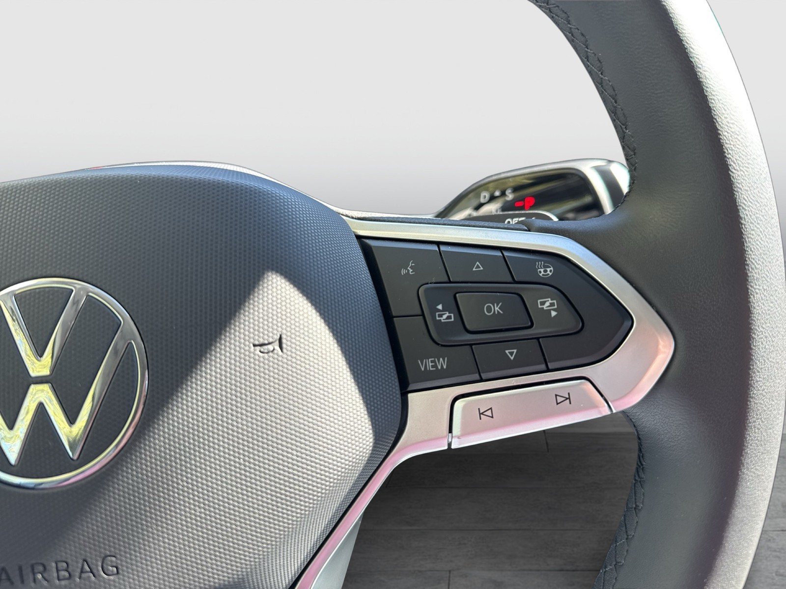 Volkswagen Tayron 2.0 LIFE AHK CAM ACC LM18 CARPLAY SITZHZ.