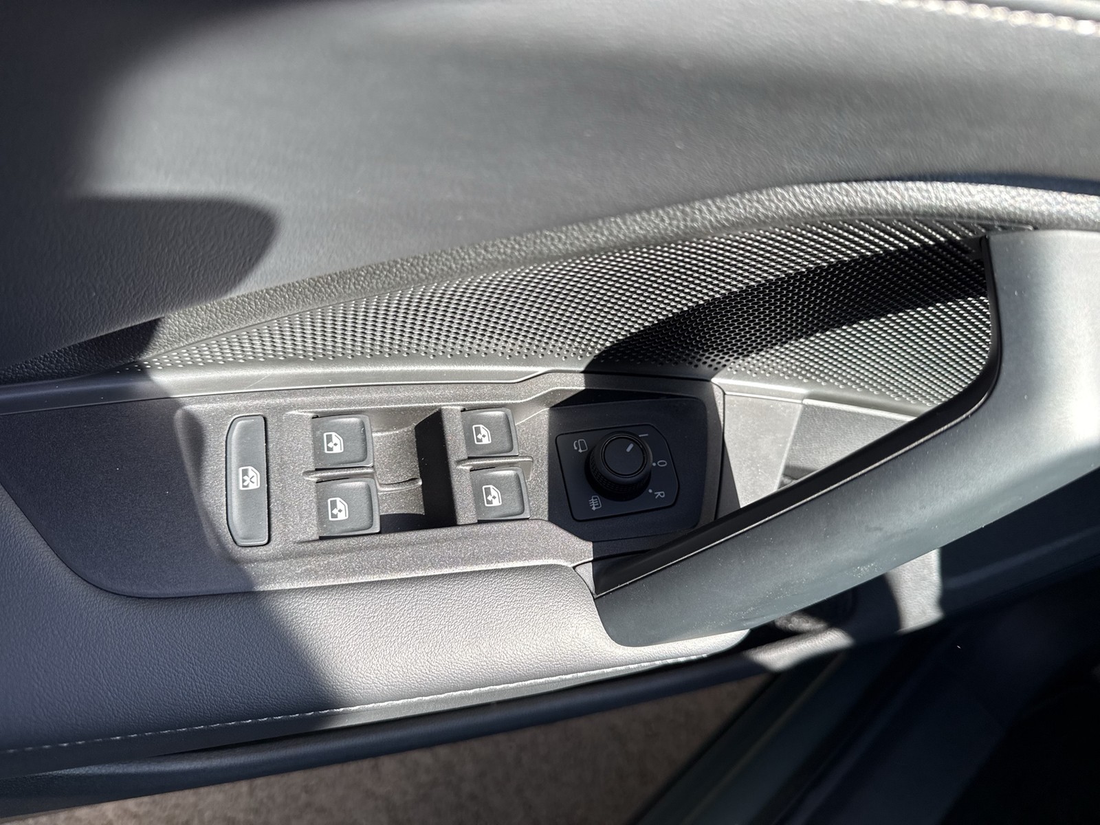 Volkswagen Tayron 2.0 LIFE AHK CAM ACC LM18 CARPLAY SITZHZ.