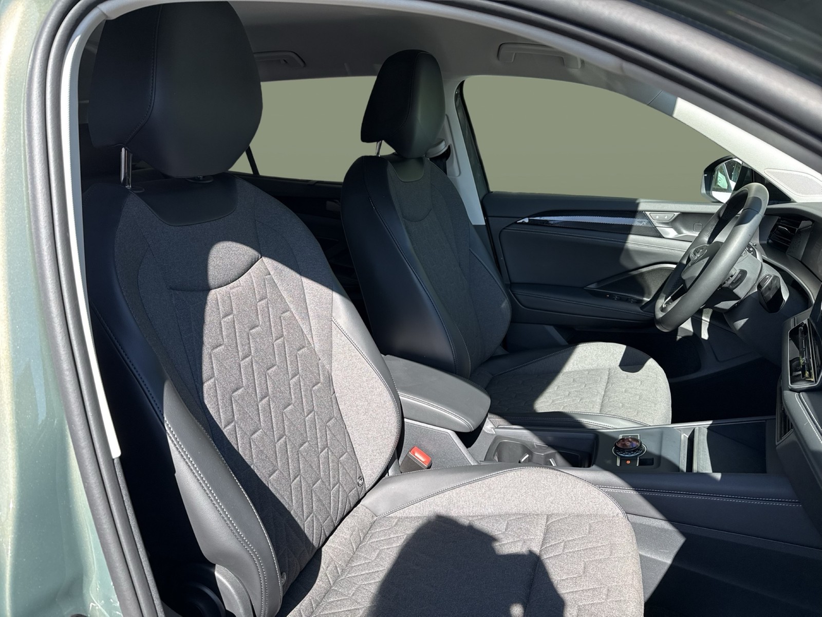 Volkswagen Tayron 2.0 LIFE AHK CAM ACC LM18 CARPLAY SITZHZ.