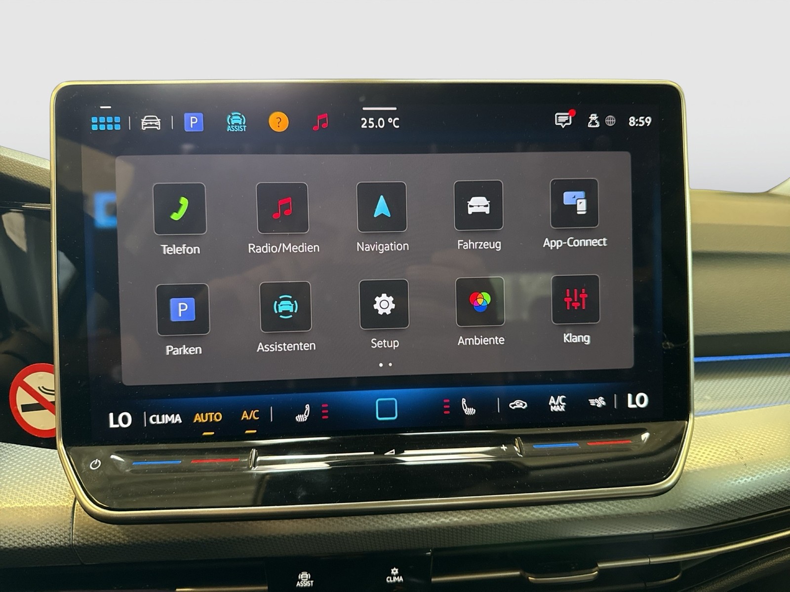 Volkswagen Golf VIII 2.0 GOAL AHK CAM ACC NAVI LED+ CARPLAY
