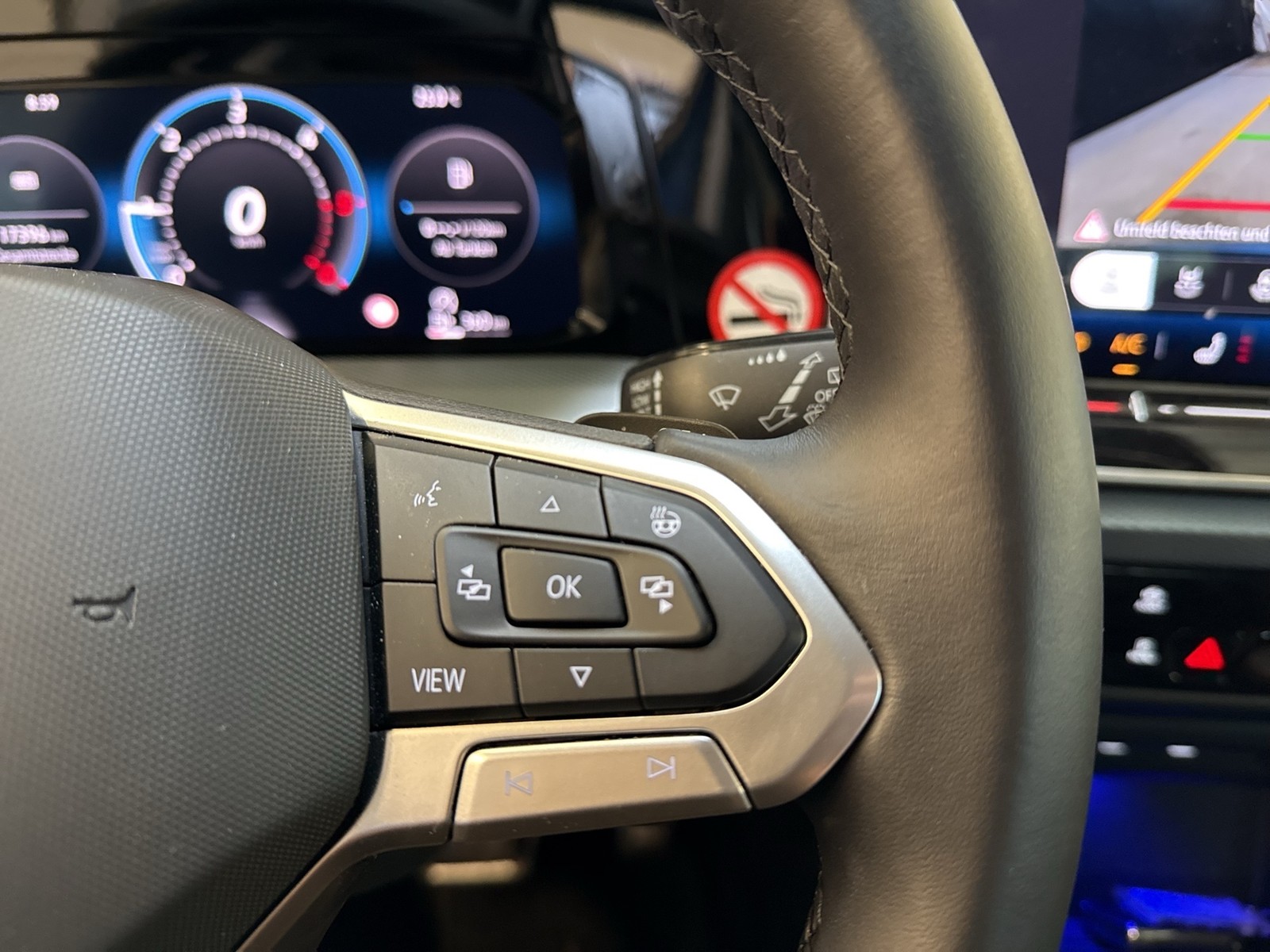 Volkswagen Golf VIII 2.0 GOAL AHK CAM ACC NAVI LED+ CARPLAY