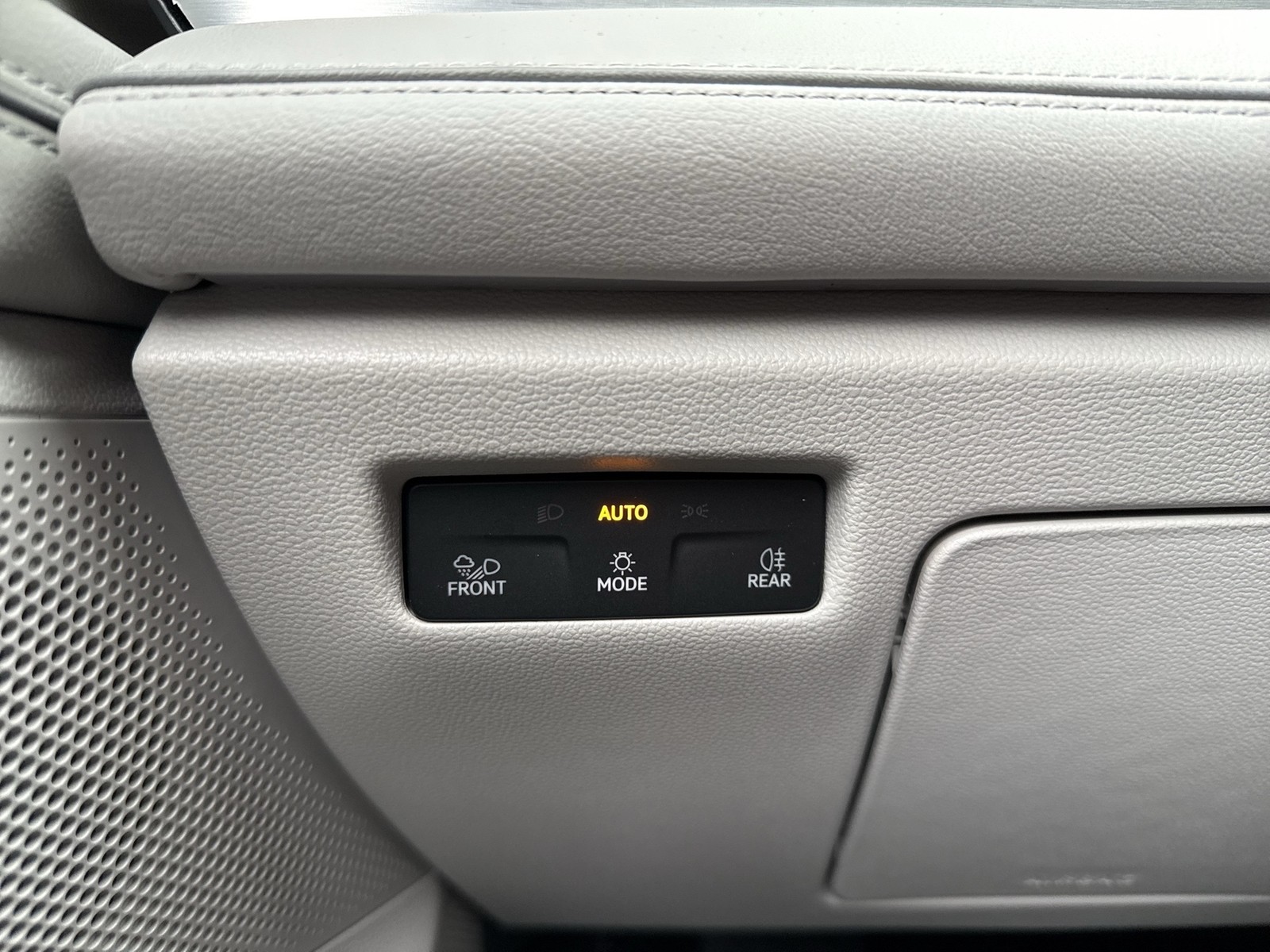 Volkswagen Passat Variant 1.5 HYBRID ELEGANCE AHK 360°CAM