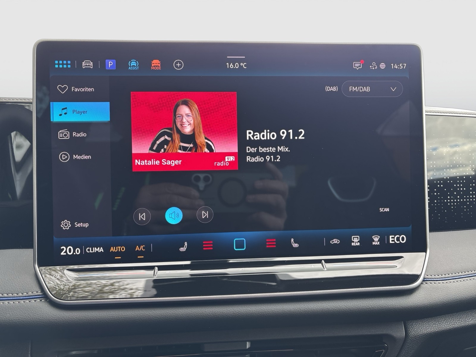 Volkswagen Tiguan 1.5 HYBRID R-LINE BLACKSTYLE AHK CAM LM20