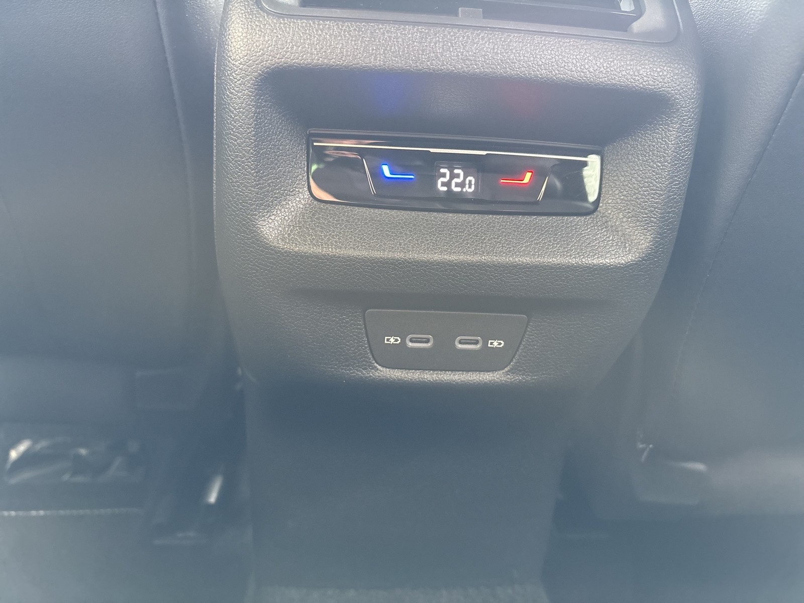 Volkswagen Tiguan 1.5 HYBRID R-LINE BLACKSTYLE AHK CAM LM20