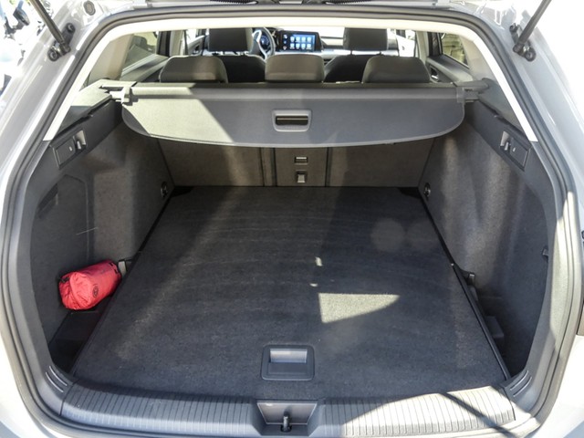 Volkswagen Golf Variant VIII 2.0 LIFE AHK ACC NAVI CARPLAY