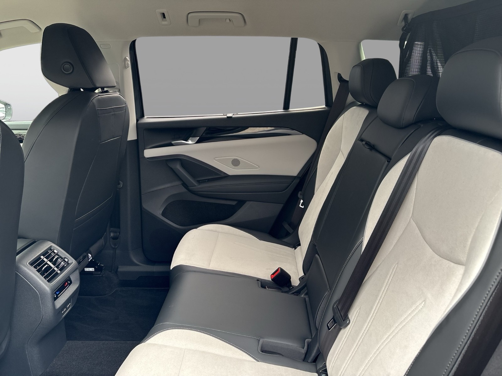 Volkswagen Tayron 1.5 HYBRID ELEGANCE AHK 360°CAM HEAD-UP