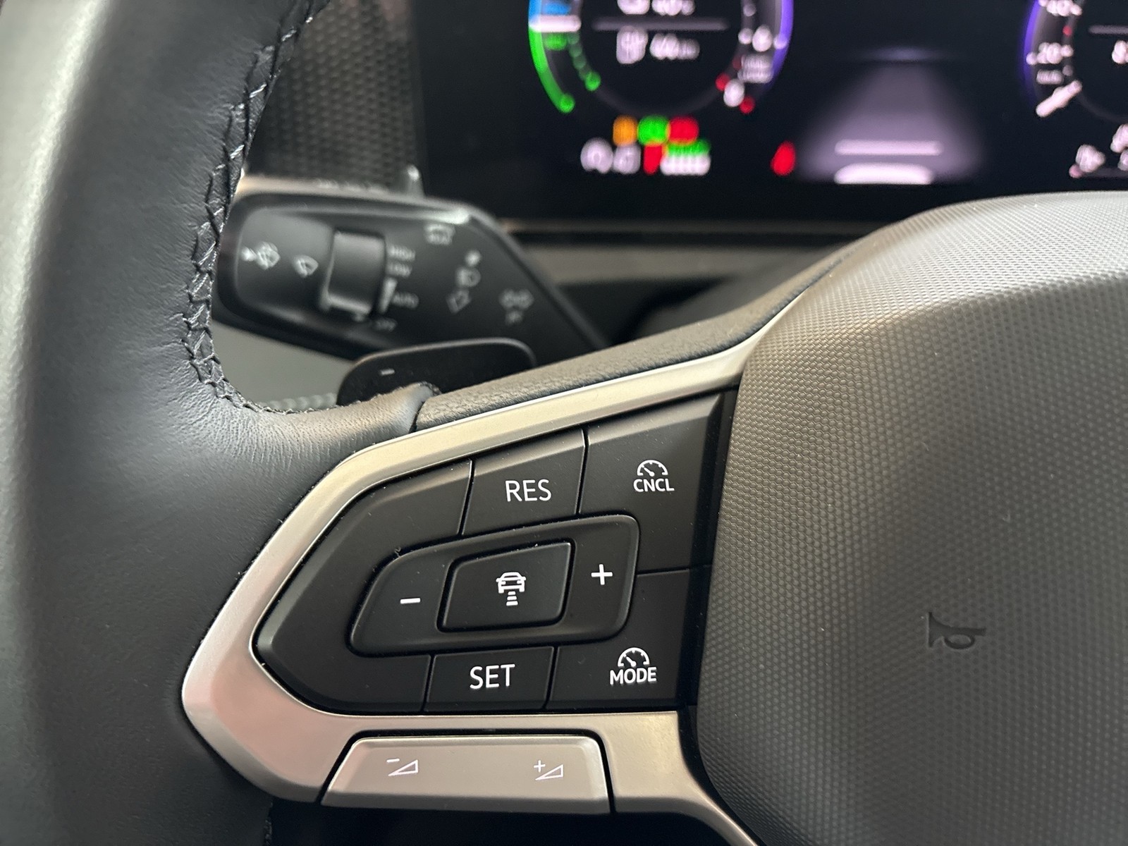 Volkswagen Tiguan 1.5 HYBRID LIFE AHK CAM ACC LM18 NAVI